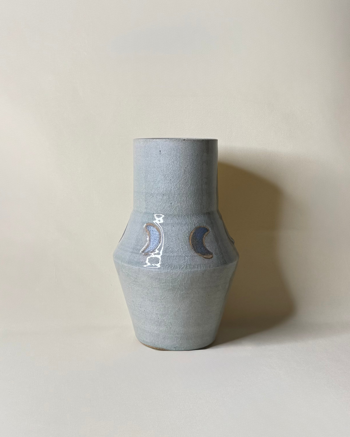 Moon Phase Vase in Earl Grey